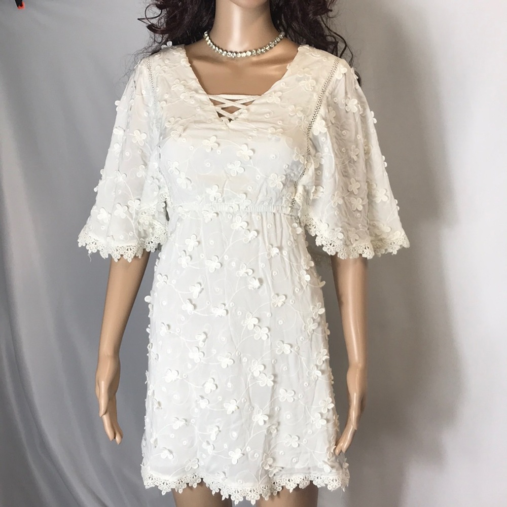 Stunning white dress with 3D flowers!